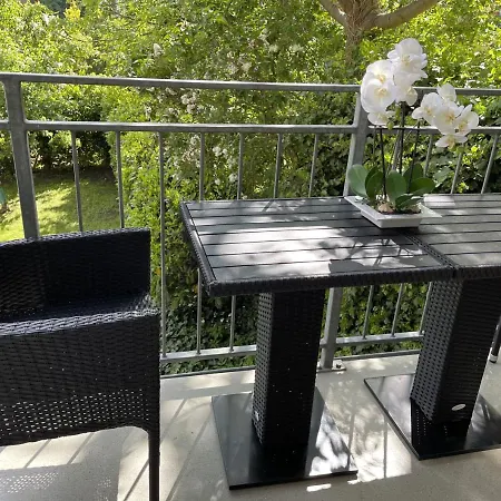 Attraktive Mit Balkon Zum Gruenen Hinterhof Schwerin (Mecklenburg-Vorpommern)