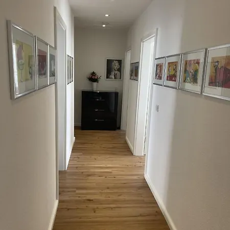 Attraktive Mit Balkon Zum Gruenen Hinterhof Lejlighed