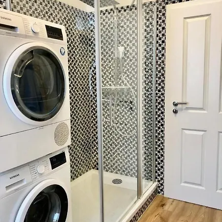 Attraktive Mit Balkon Zum Gruenen Hinterhof * Schwerin (Mecklenburg-Vorpommern)