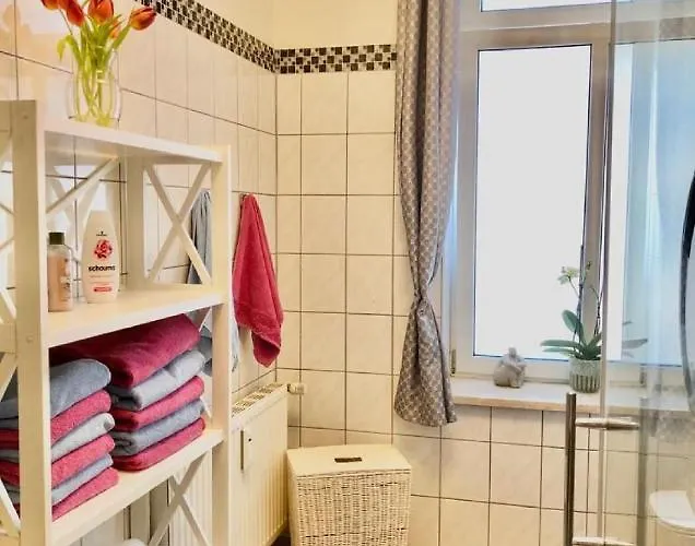 Attraktive Mit Balkon Zum Gruenen Hinterhof Appartamento *