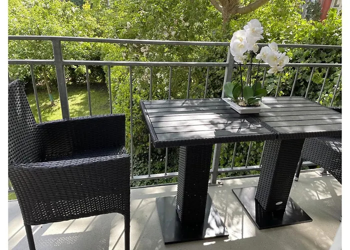 Attraktive Mit Balkon Zum Gruenen Hinterhof Schwerin (Mecklenburg-Vorpommern)