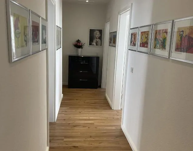 Attraktive Mit Balkon Zum Gruenen Hinterhof Appartamento